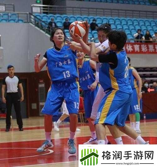 大学校园1v3精彩对决