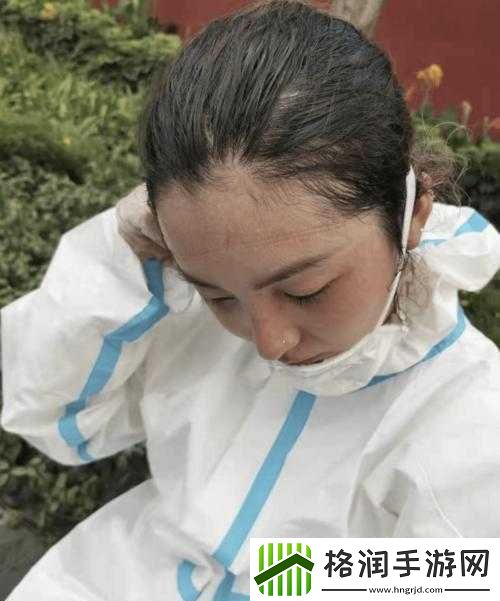 白花花的身上满是汗津津的汗液