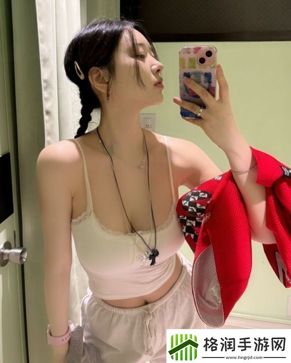 星刃女主体模申在恩曝新照