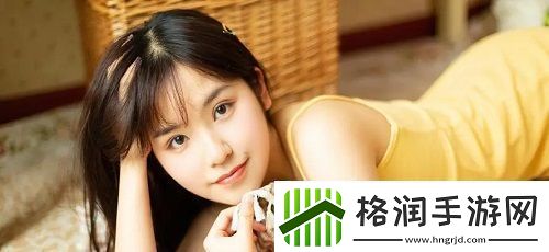 游泳馆里的两个教练孟月月