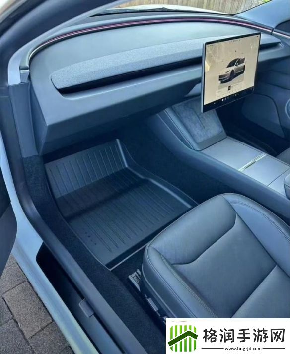 特斯拉正式发布无人出租车Cybercab没有方向盘和踏板