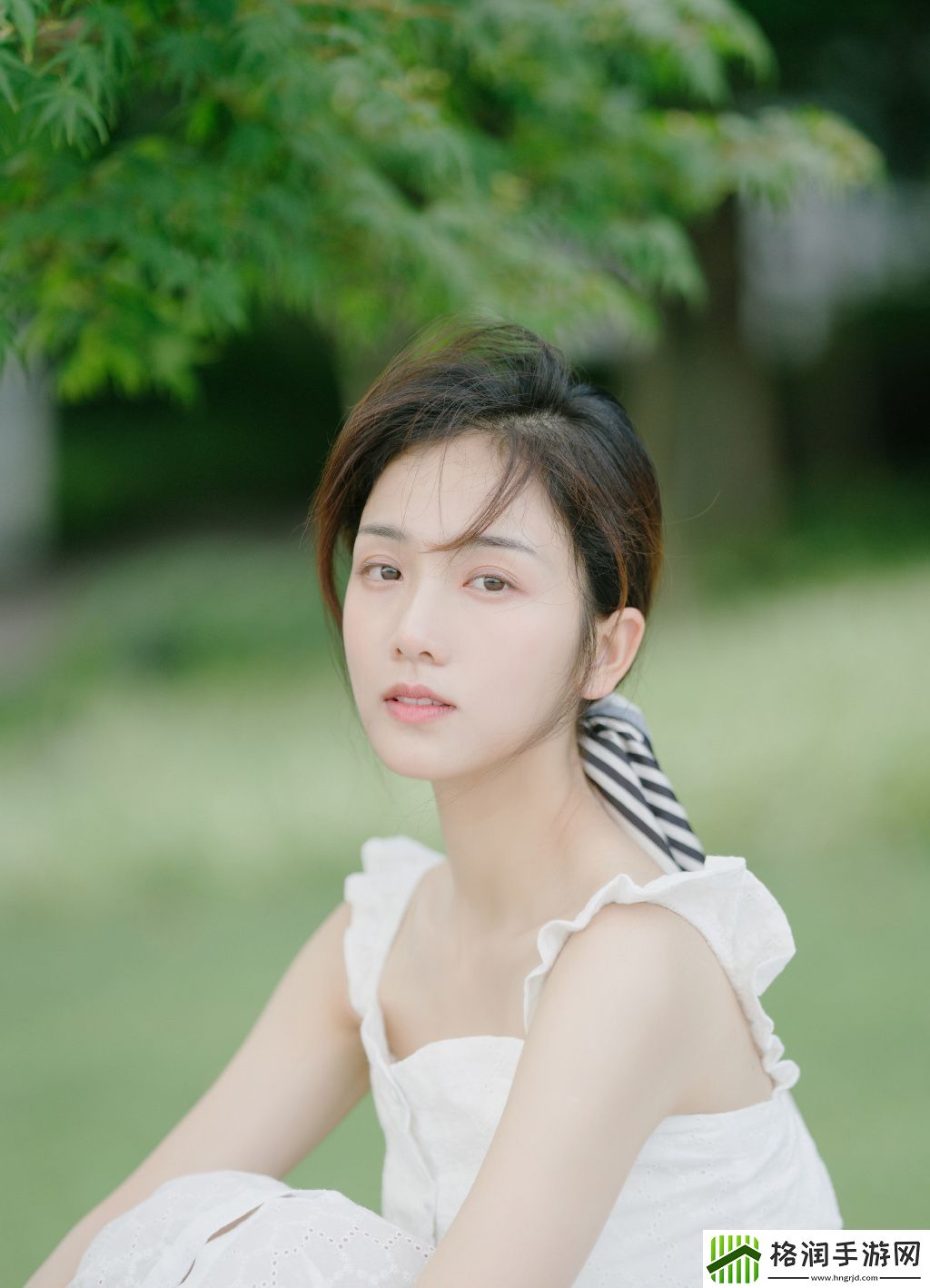 桃花洞口溪水潺潺向东流