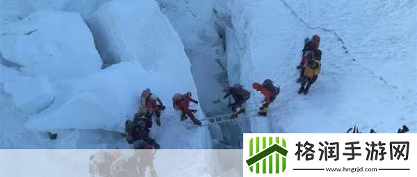 双手攀上两团高峰视频