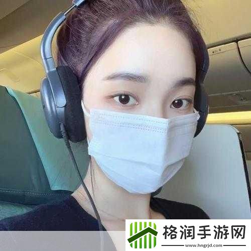 请戴上耳机准备好纸巾