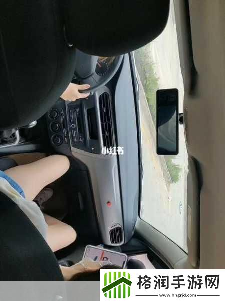 教练晚上带女学员练车正常吗