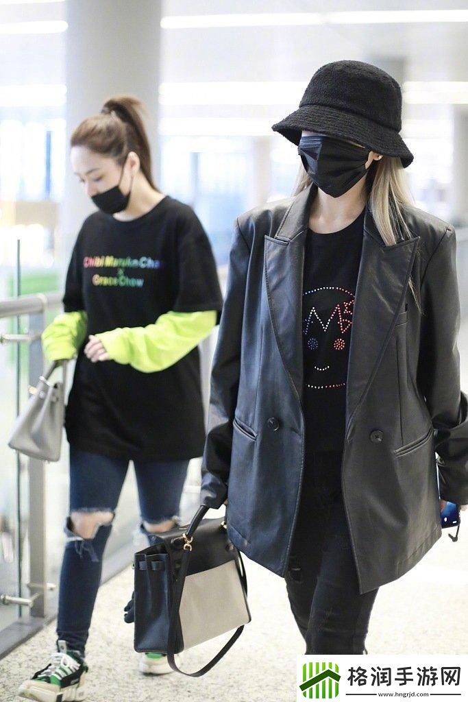 揭秘闺蜜说她有一个黑色大宝贝的惊人秘密