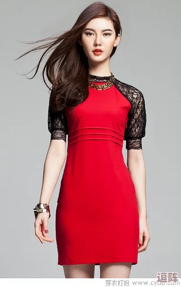 历史课代表穿蕾丝吊带背心