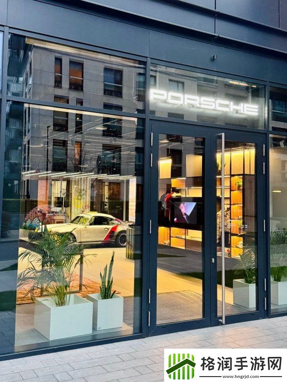 赛博朋克强尼银手同款保时捷复刻版惊现华沙！