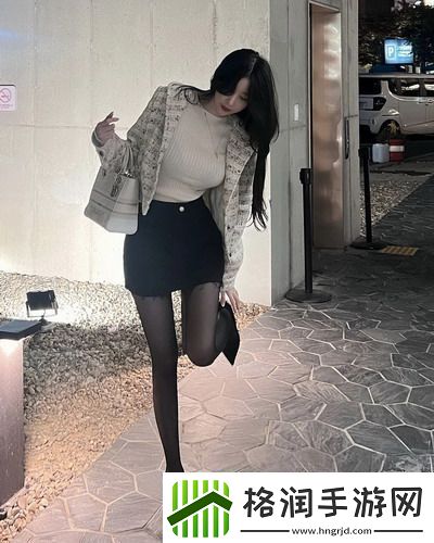 一边下奶一吃敷好几个人的场景