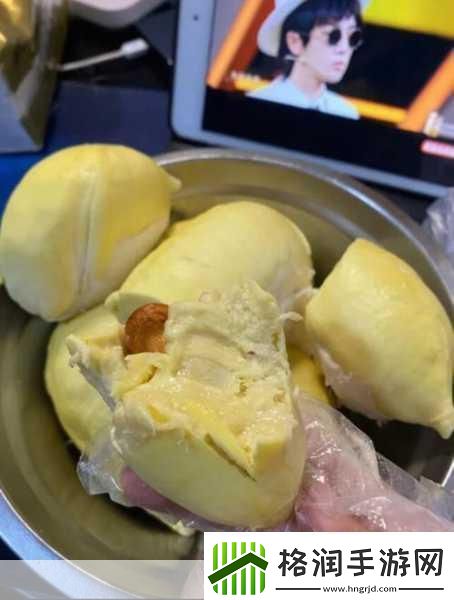 草莓香蕉榴莲9w97w乳液lisa吸引眼球的作品