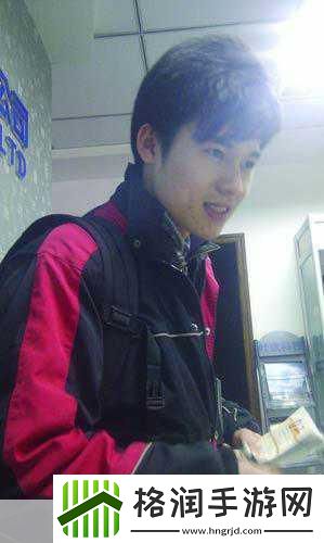 最帅快递小哥撞脸邱泽