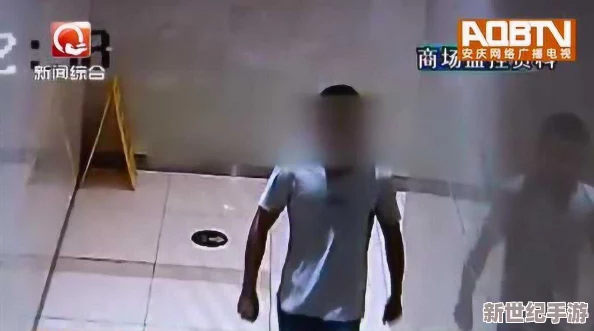 国产盗摄沟厕后拍大屁屁