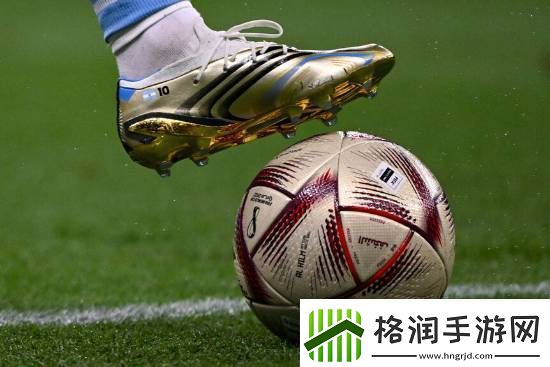 球迷冲赛场导致国足输球教练