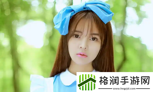 一边下奶一吃敷面膜视频60分钟