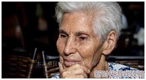 李阿姨今年四十岁竟然在社交媒体上晒出年轻时的照片引发友热议与惊叹！