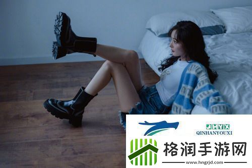 几个装修工人把我压在茶几