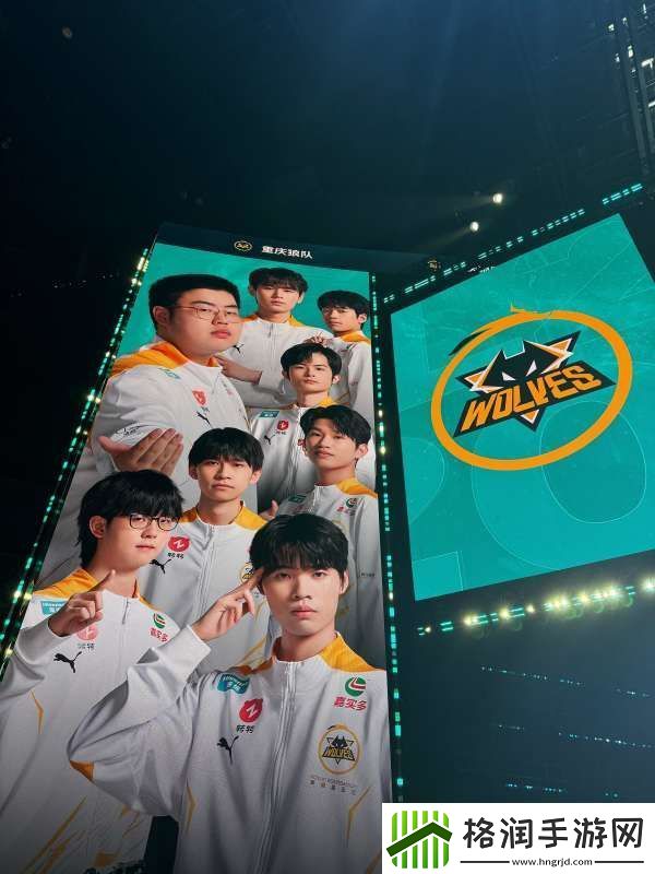 狼队发布与冠军奖杯合照