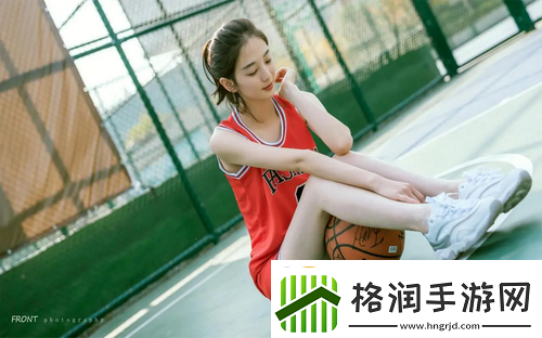 一边下奶一吃敷视频好几个人呵护新妈妈