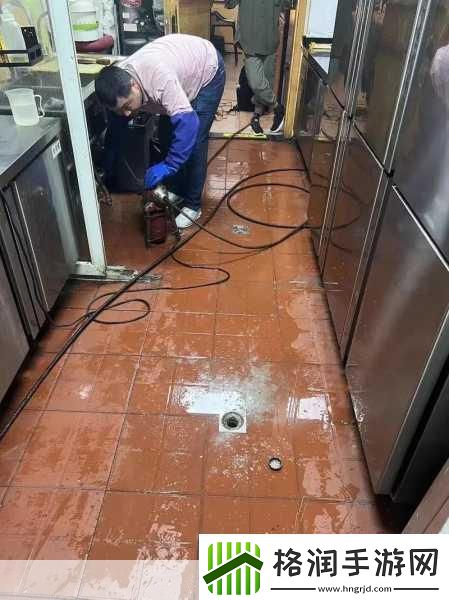 疏通妈**下水道