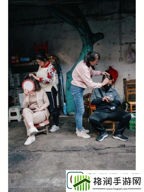 新从“老镖客城中村扫街小少”看当代社会的平凡与不凡