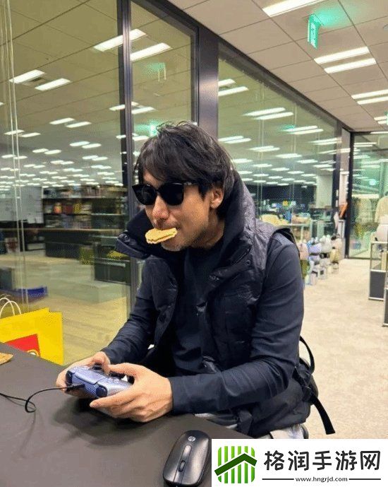 UP主讽刺用食指扣扳机引众怒!你喜欢用哪根手指呢