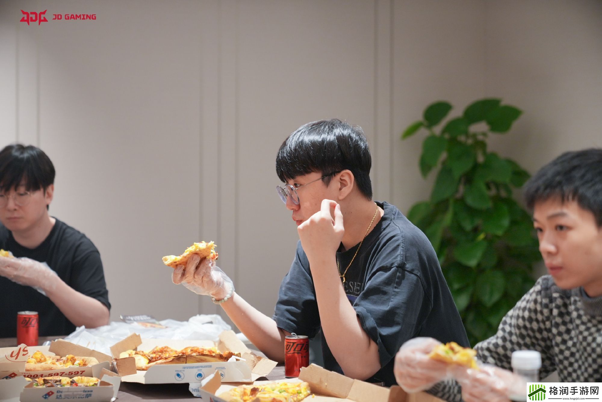 回LCK开始攻击中国