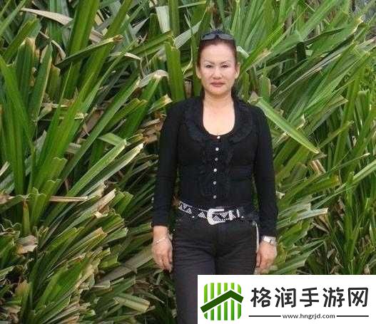 岳丰满多毛的大隂户老太