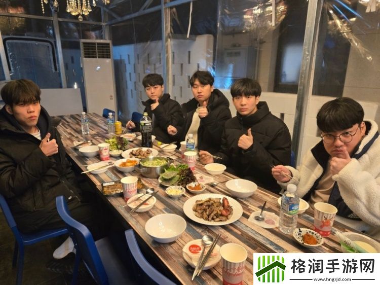 DK战队Coo晒团建合照