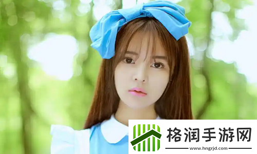 丰满的女邻居三级