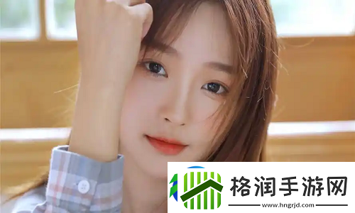 一边下奶一吃敷视频好几个人