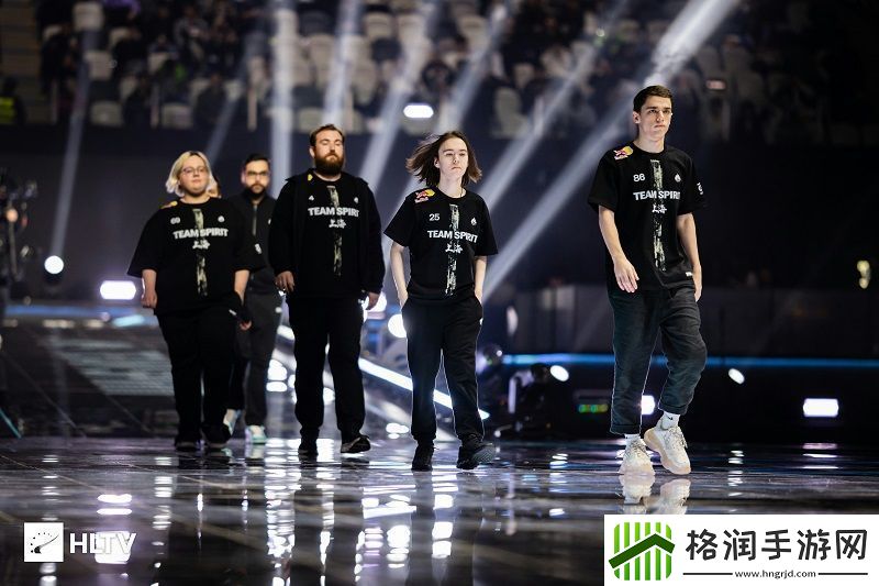 Spirit成为第二支同时赢得CSMajor和DOTA2TI冠军的队伍