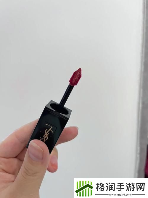 内容丰富YSL千人千色AE86V9追寻个性与时尚的完美交汇