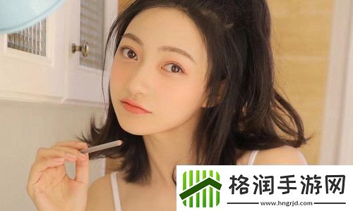 女性坐着扦插BB植物的五大益处