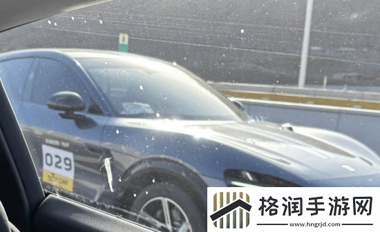 小米YU7实车谍照曝光