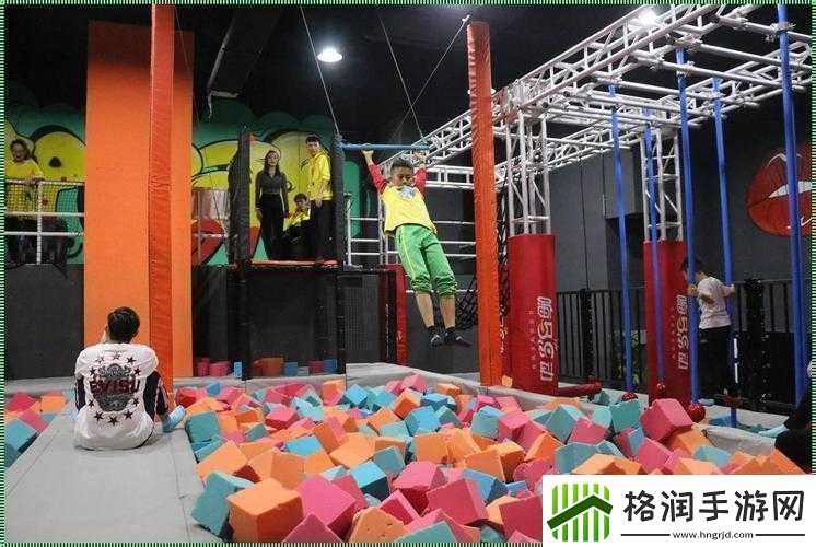 雪白玉峰弹跳而出