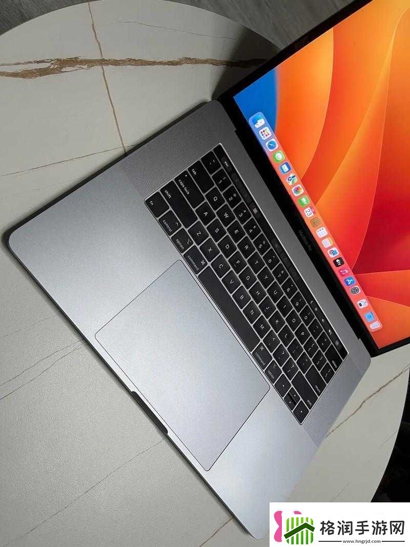 18岁MacBookPro与45岁