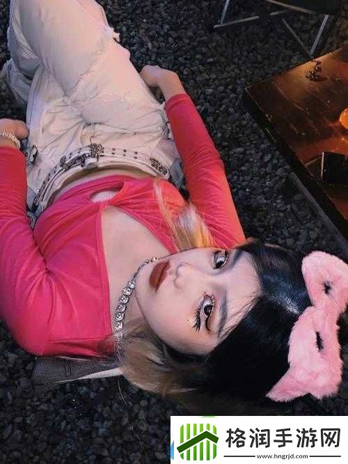 X姓女RAPPER首次亮相震撼登场