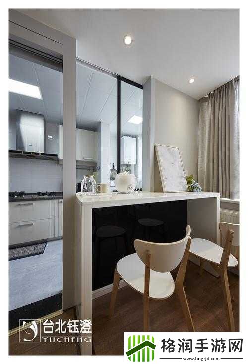 按在吧台上直接开始宣布永久免费啦