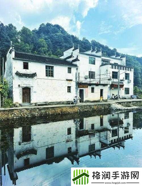 炕上的淑芬撅着大白屁股