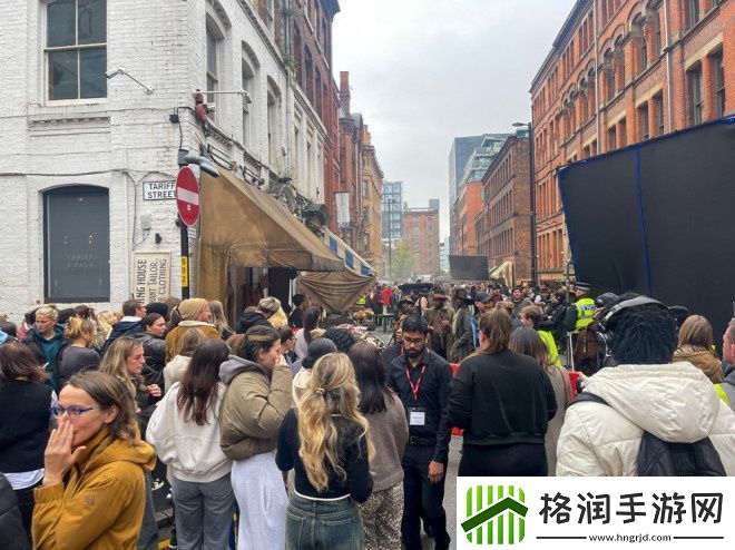 吉尼斯家族片场突发火情紧急疏散周边办公楼人员