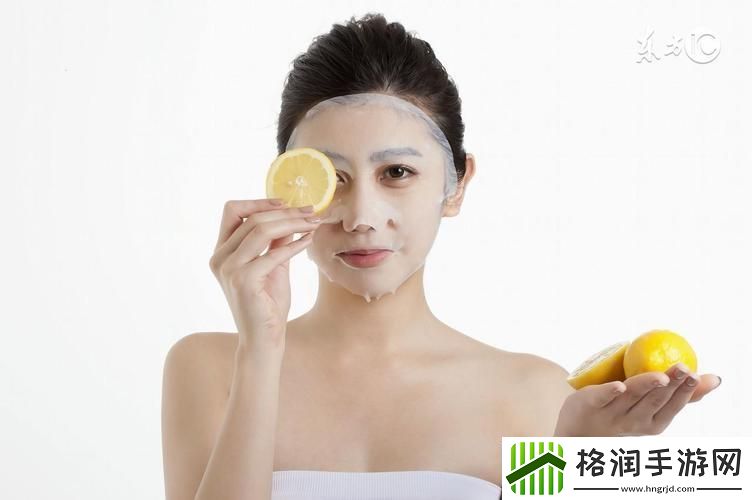 “边下奶边面膜