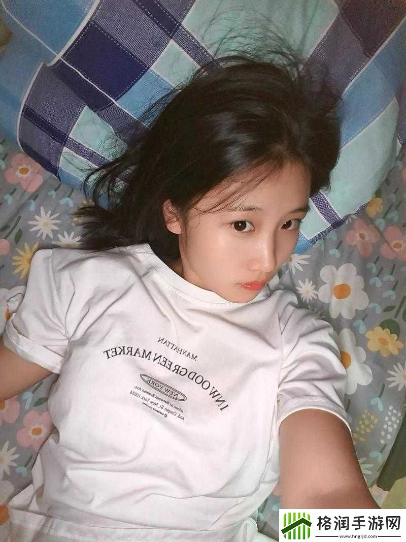 你和她的偷窥自拍引发的一系列隐秘故事