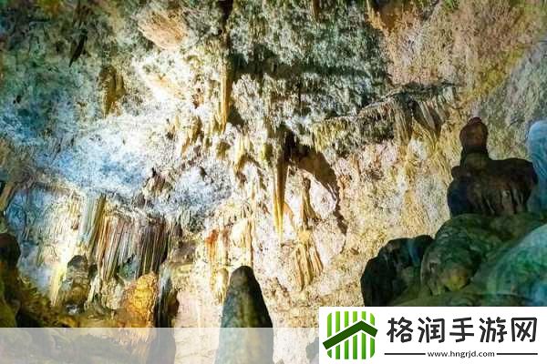 探索原始人地下奇观