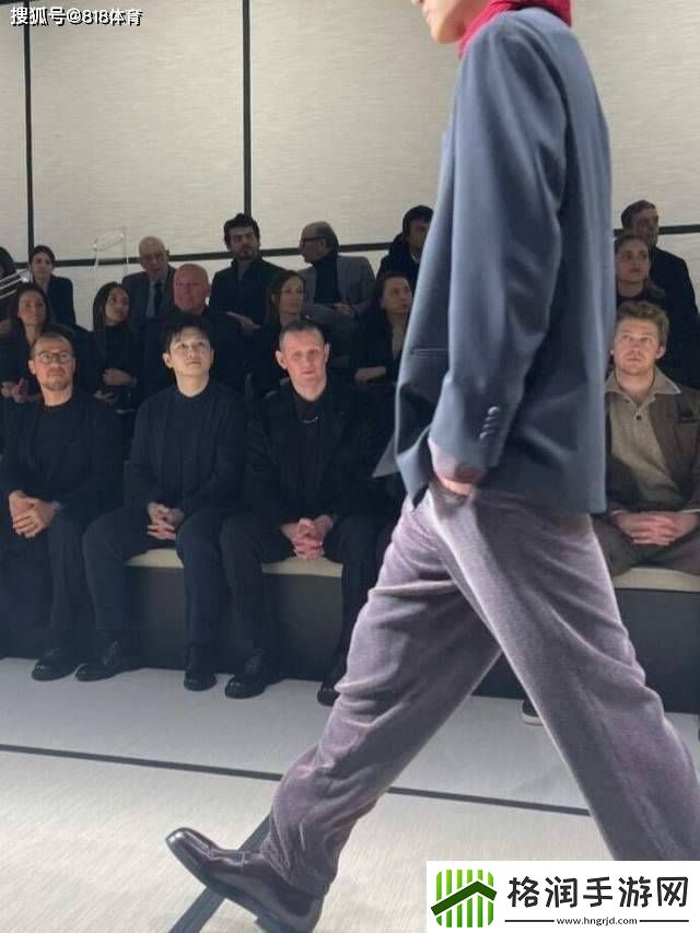 樊振东跟90岁时装大师灵魂共鸣优雅绅士风度尽显