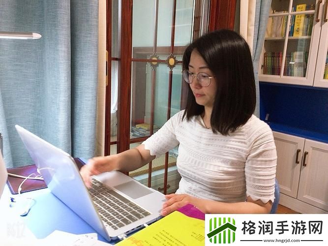 “教师美母”潮流风暴