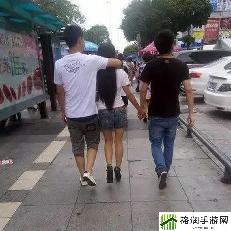 两男一女一个一个摸的精彩故事