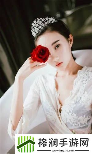 只穿一件外套坐公交车