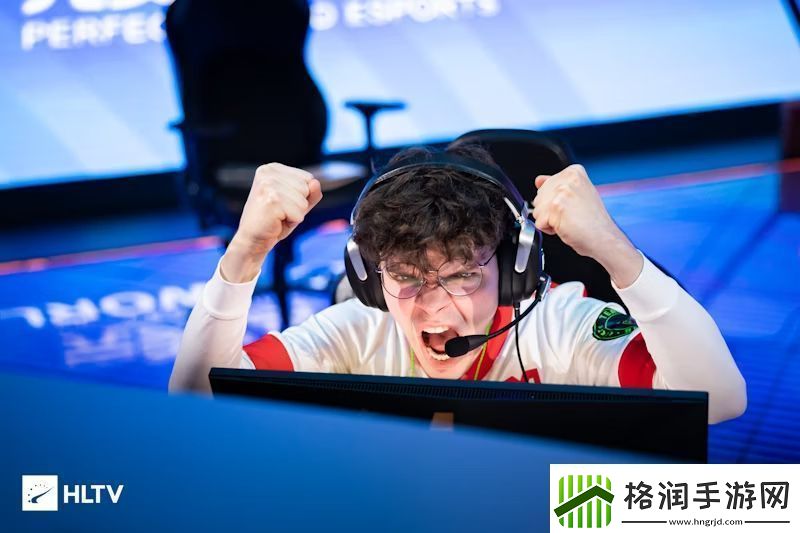 MOUZ下放siuhy的背后——撕掉标签