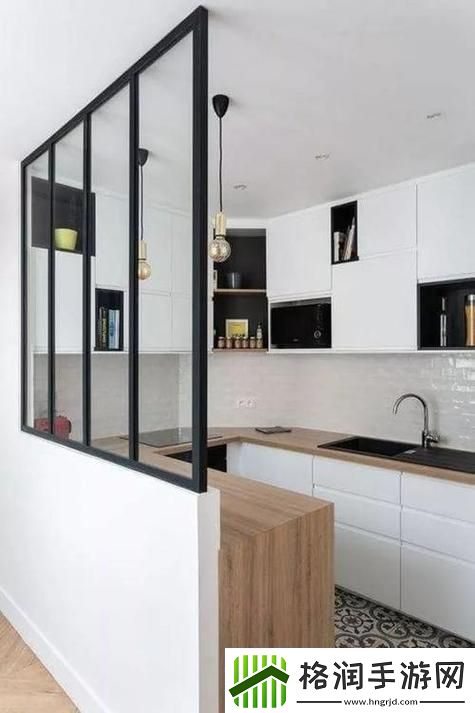 厨房太窄了我们去客厅吧