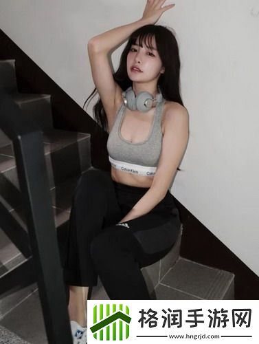 我和小䧅在车上后坐小杰